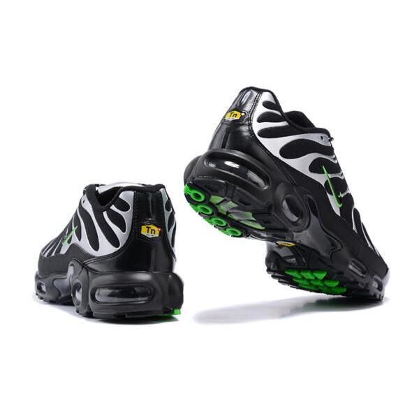 AIR MAX PLUS TN ‘METALLIC STRIKE’