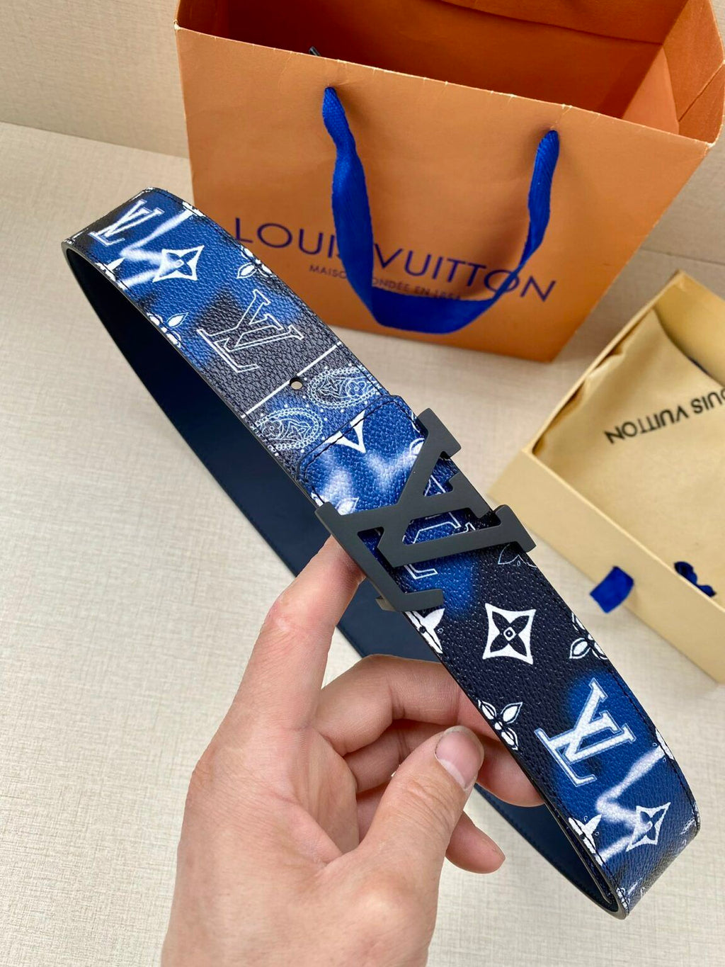 LV cintura