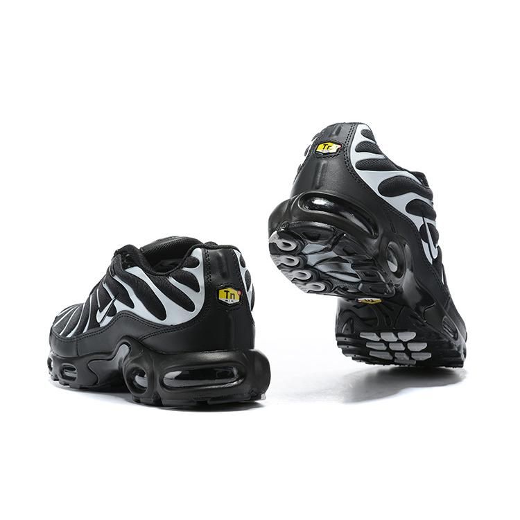 AIR MAX PLUS TN ‘BLACK METALLIC’