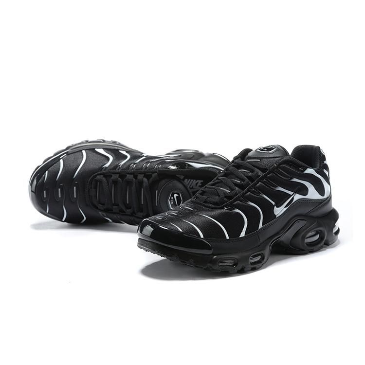 AIR MAX PLUS TN ‘BLACK METALLIC’