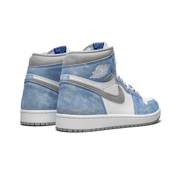 HYPER ROYAL