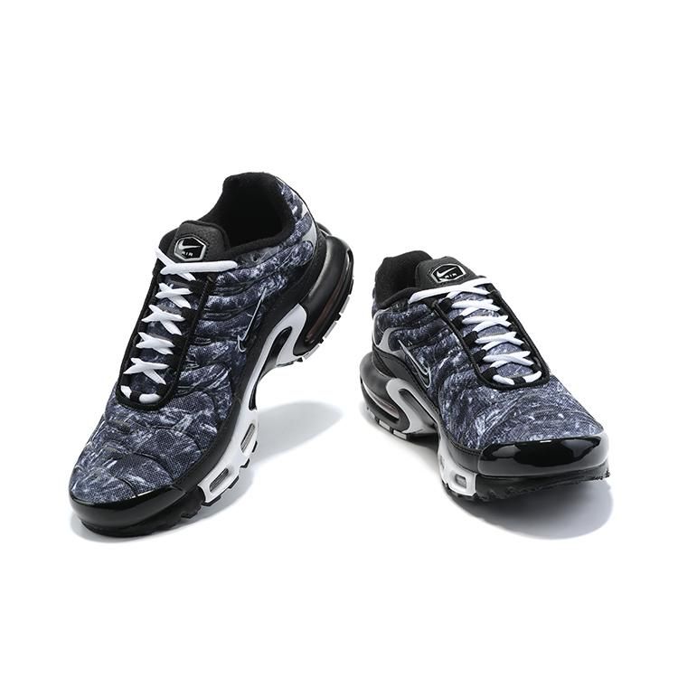 AIR MAX PLUS TN ‘DARK SMOKE GREY’